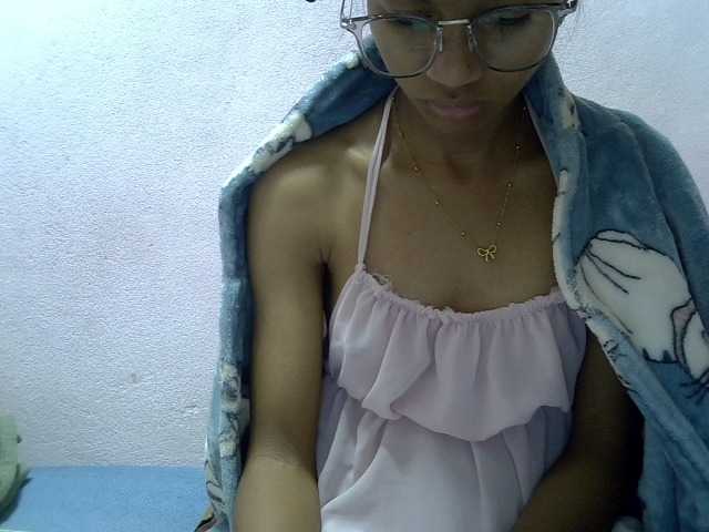 Yalane live webcam show