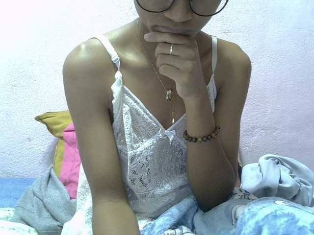 Yalane live cam on BongaCams