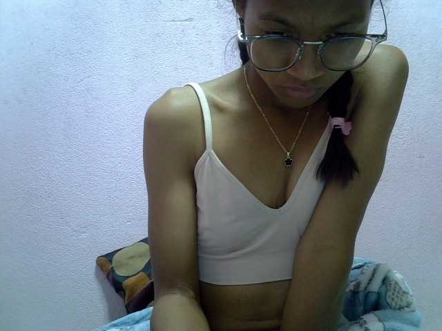 Yalane live cam on BongaCams