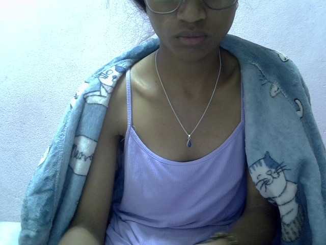 Yalane live cam on BongaCams