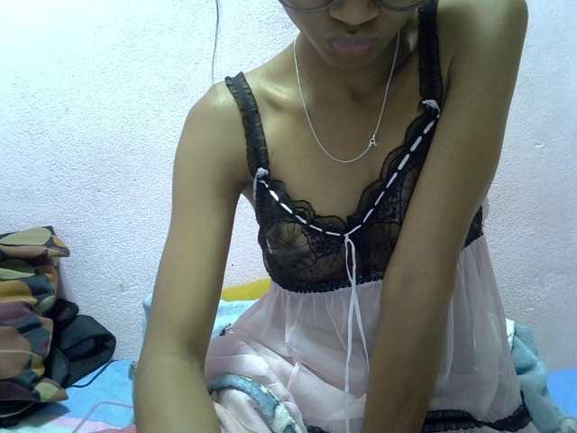 Yalane live cam on BongaCams