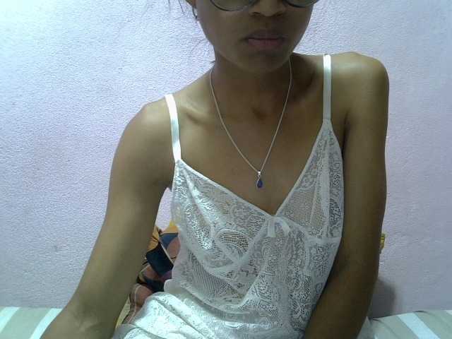 Yalane live cam on BongaCams