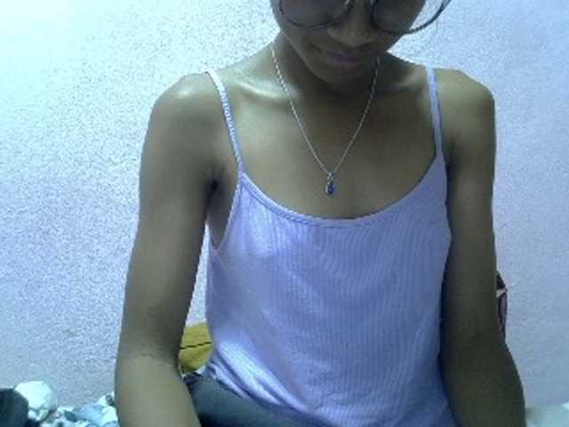 Yalane live cam on BongaCams