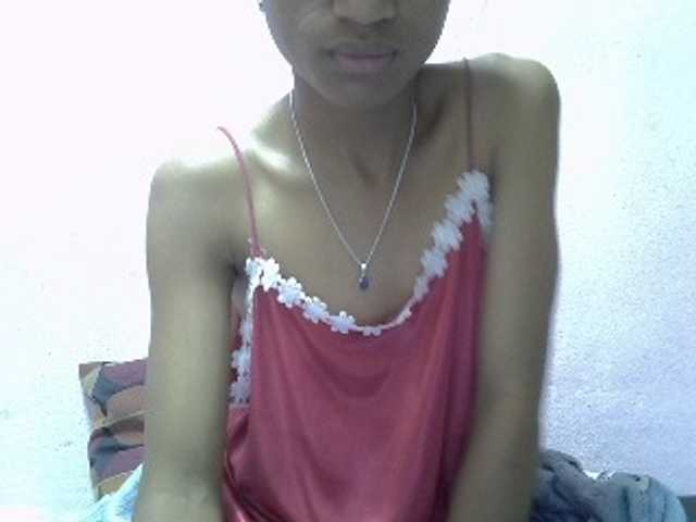 Yalane live cam on BongaCams