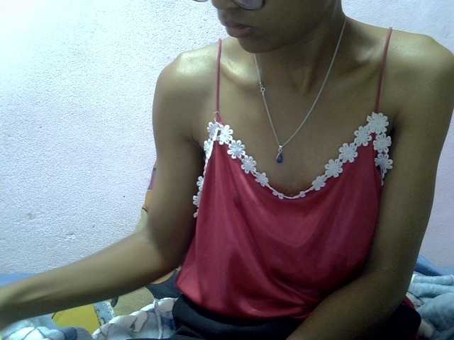Yalane live cam on BongaCams
