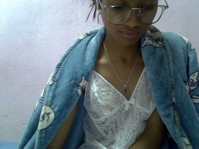 Yalane live cam on BongaCams