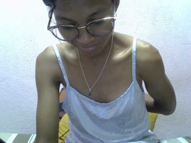 Yalane live cam on BongaCams