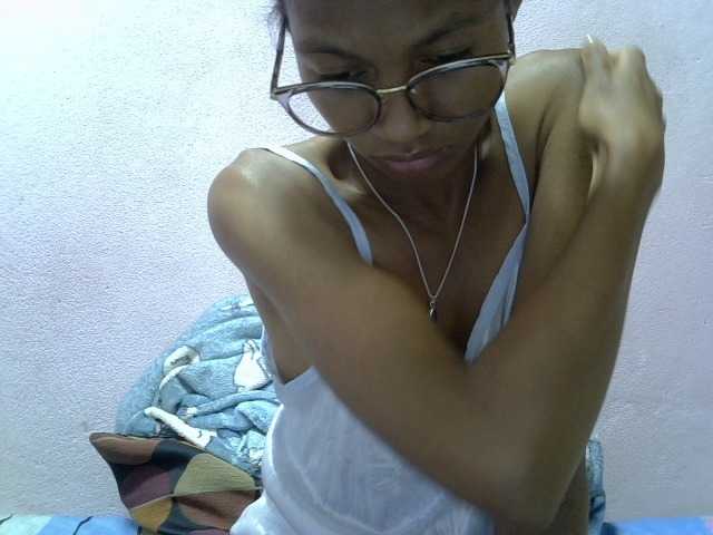 Yalane live cam on BongaCams