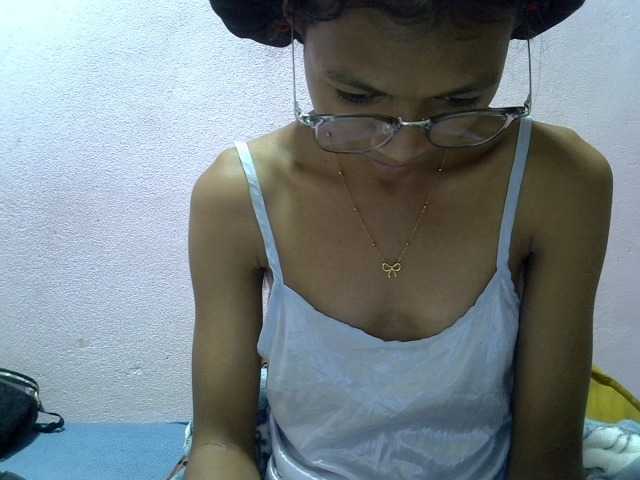 Yalane live cam on BongaCams
