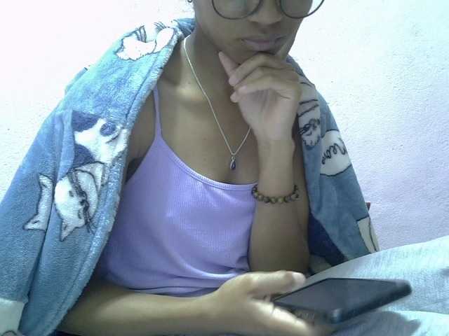 Yalane live cam on BongaCams