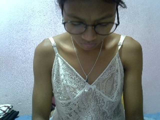 Yalane live cam on BongaCams