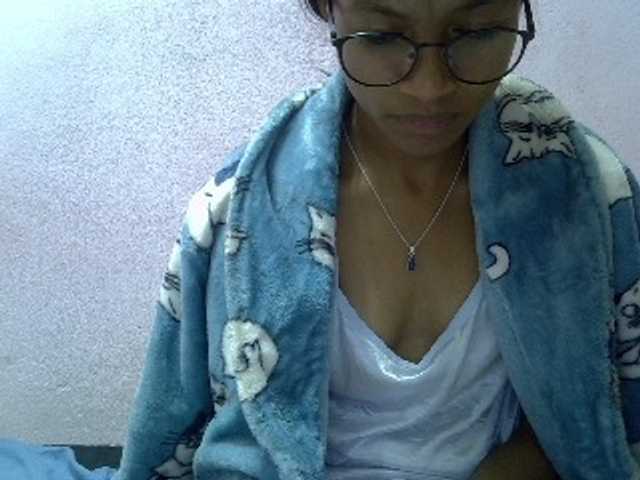 Yalane live cam on UnifiedCams