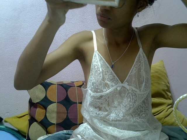 Yalane live cam on BongaCams