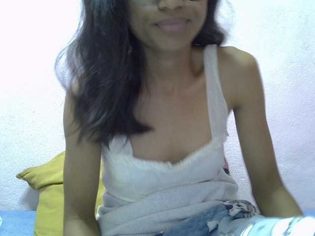 Yalane live cam on BongaCams