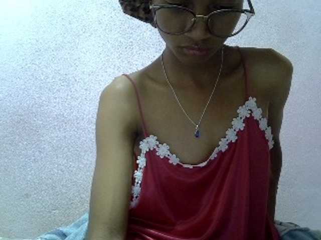 Yalane live cam on BongaCams