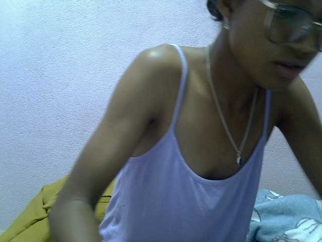 Yalane live cam on BongaCams