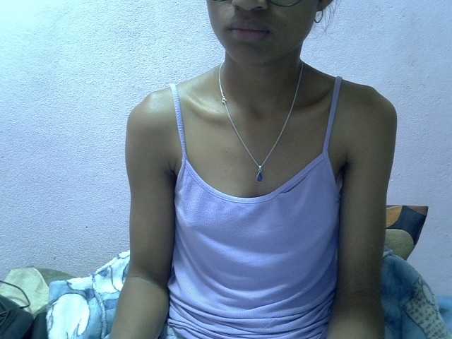 Yalane live cam on BongaCams