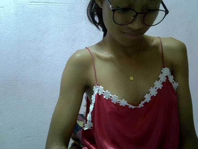 Yalane live cam on BongaCams