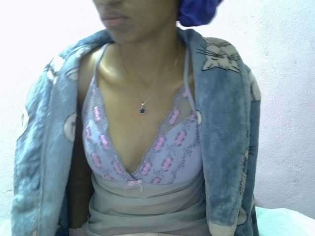 Yalane live cam on BongaCams