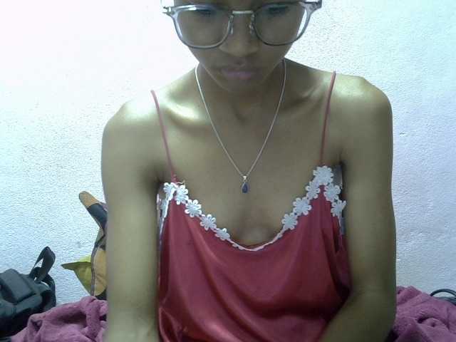 Yalane live cam on BongaCams