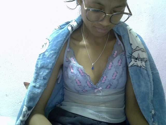 Yalane live cam on BongaCams