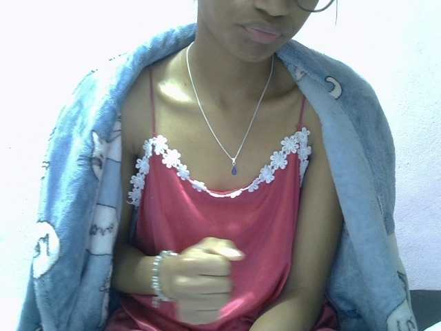 Yalane live cam on BongaCams