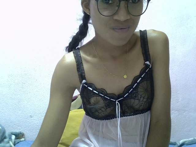 Yalane live cam on BongaCams