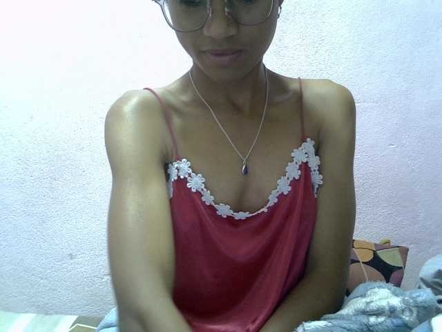 Yalane live cam on BongaCams