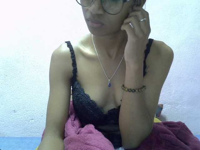 Yalane live cam on BongaCams