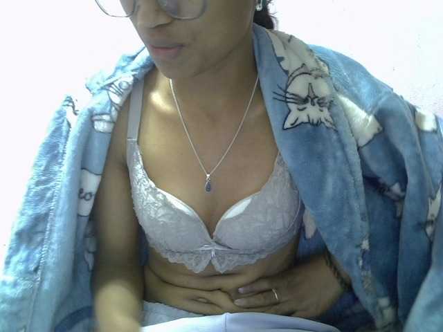 Yalane live cam on BongaCams