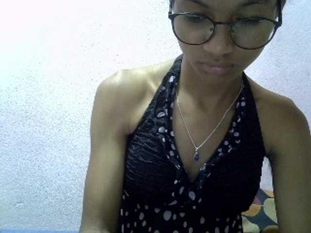 Yalane live cam on BongaCams