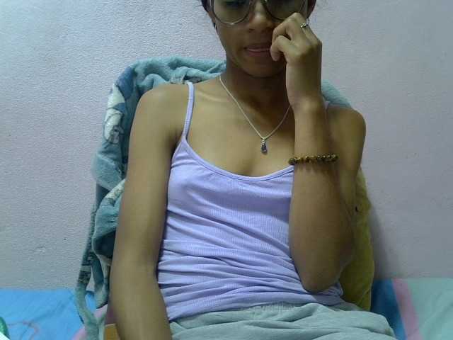 Yalane live cam on BongaCams