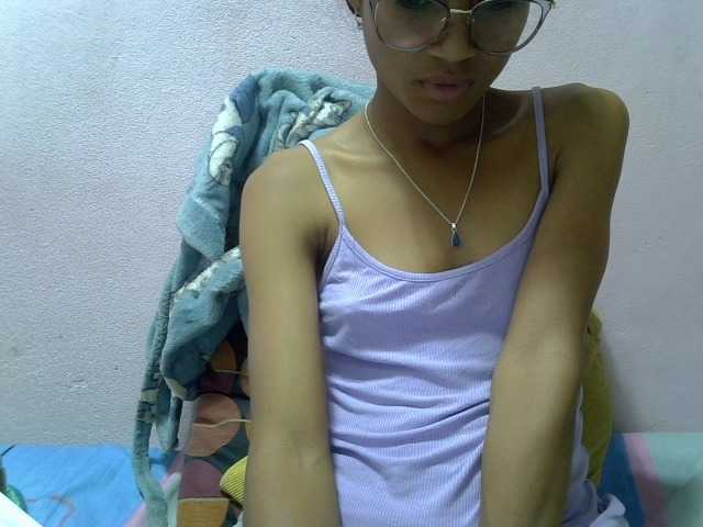 Yalane live cam on BongaCams