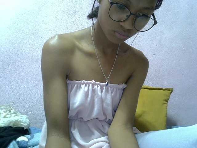 Yalane live cam on BongaCams