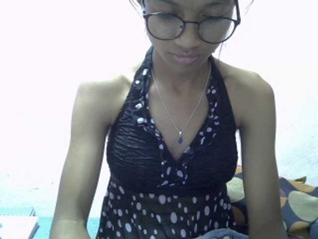 Yalane live cam on BongaCams