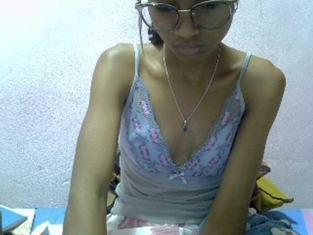 Yalane live cam on BongaCams