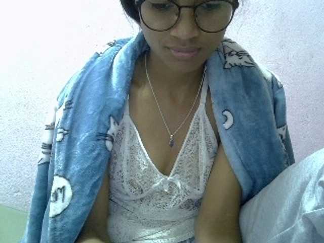Yalane live cam on BongaCams