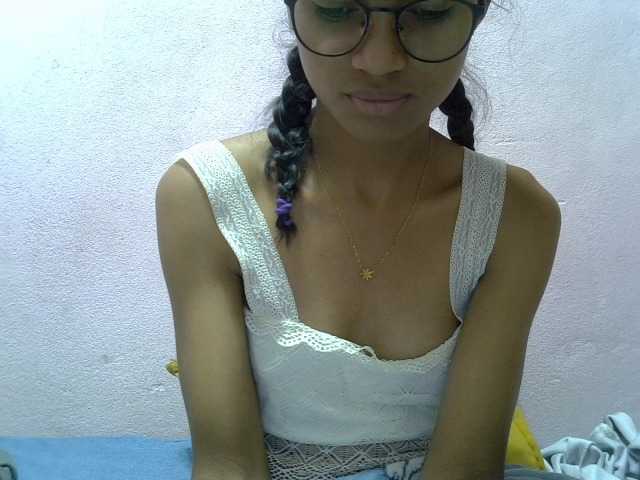 Yalane live cam on BongaCams
