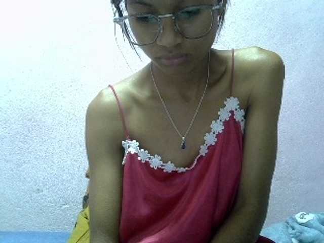 Yalane live cam on BongaCams
