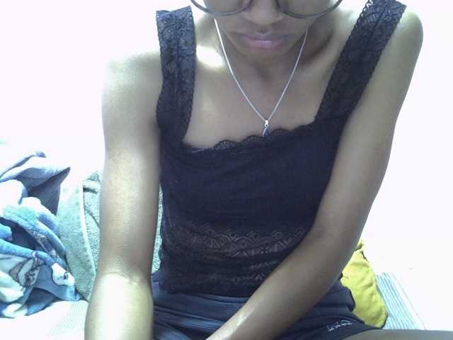 Yalane live cam on BongaCams