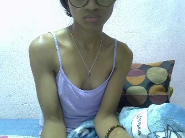 Yalane live cam on BongaCams