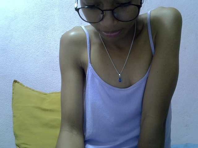 Yalane live cam on BongaCams