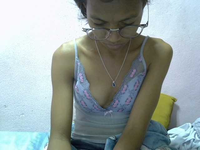Yalane live cam on BongaCams