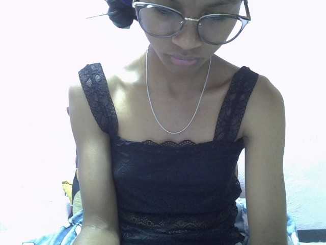 Yalane live cam on BongaCams