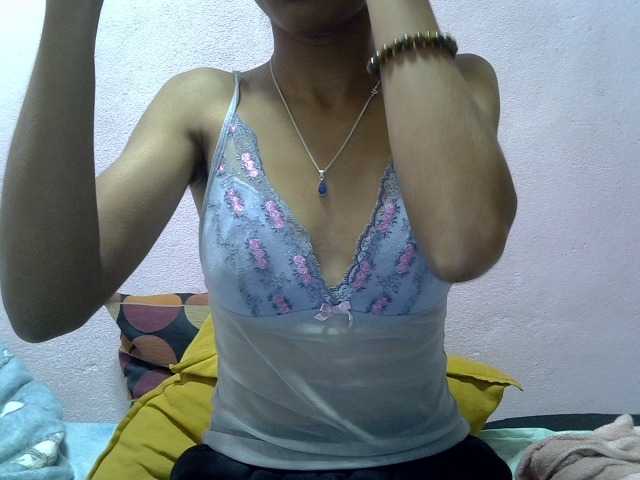 Yalane live cam on BongaCams