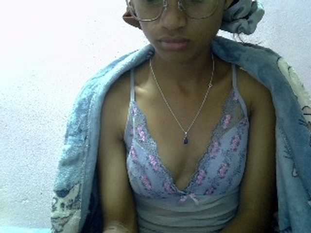 Yalane live cam on BongaCams