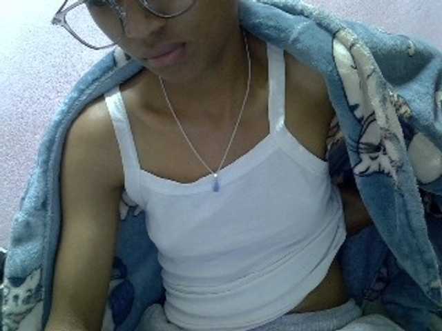 Yalane live cam on BongaCams