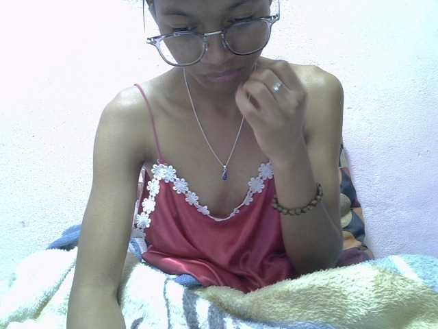 Yalane live cam on BongaCams