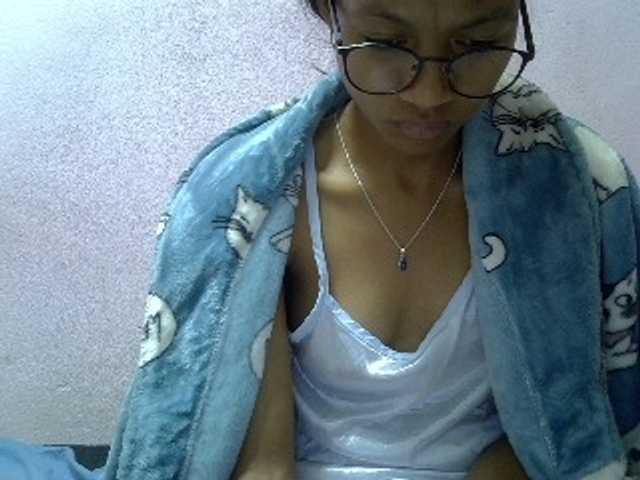 Yalane live cam on BongaCams