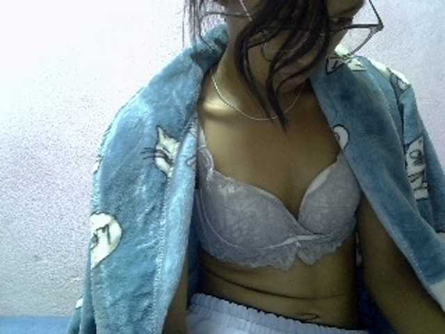 Yalane live cam on BongaCams
